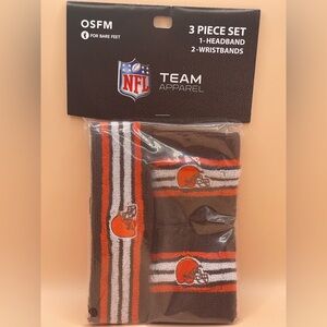 NFL 🏈 Cleveland Browns 2 Wristbands and 1 Headband NWT